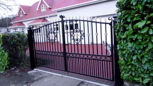 Double-Gates-Drive-Way-Pontypridd-Wrought-Iron-10