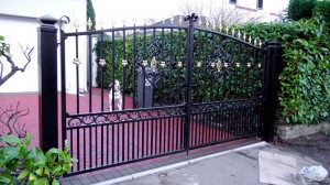 Double-Gates-Drive-Way-Pontypridd-Wrought-Iron-11