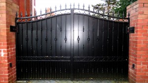 Double-Gates-Drive-Way-Pontypridd-Wrought-Iron-2