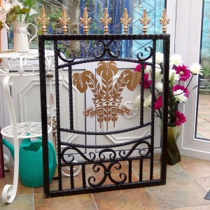 Welsh-Rugby-Brass-Plate-Custom-Ironwork-Pontypridd-Wrought-Iron-display-3 900px