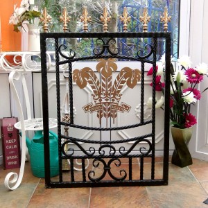 Welsh-Rugby-Brass-Plate-Custom-Ironwork-Pontypridd-Wrought-Iron-display-4 900px